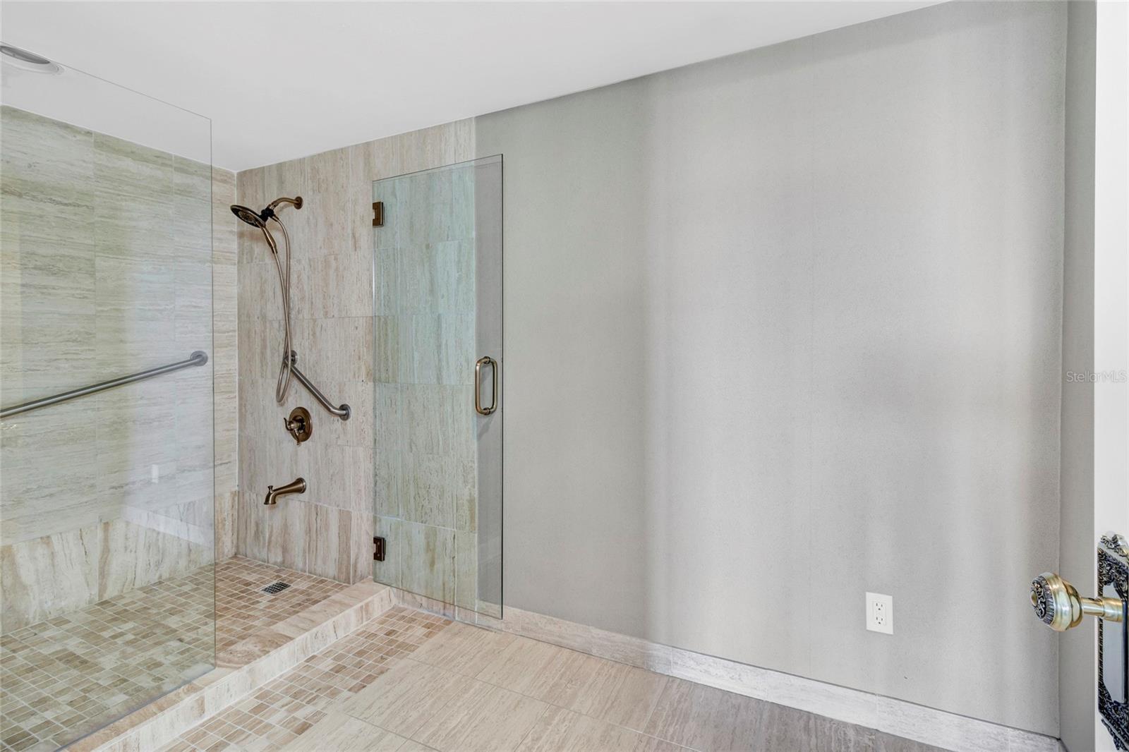 Image 50 of 84 For 3301 Bayshore Boulevard 1105c