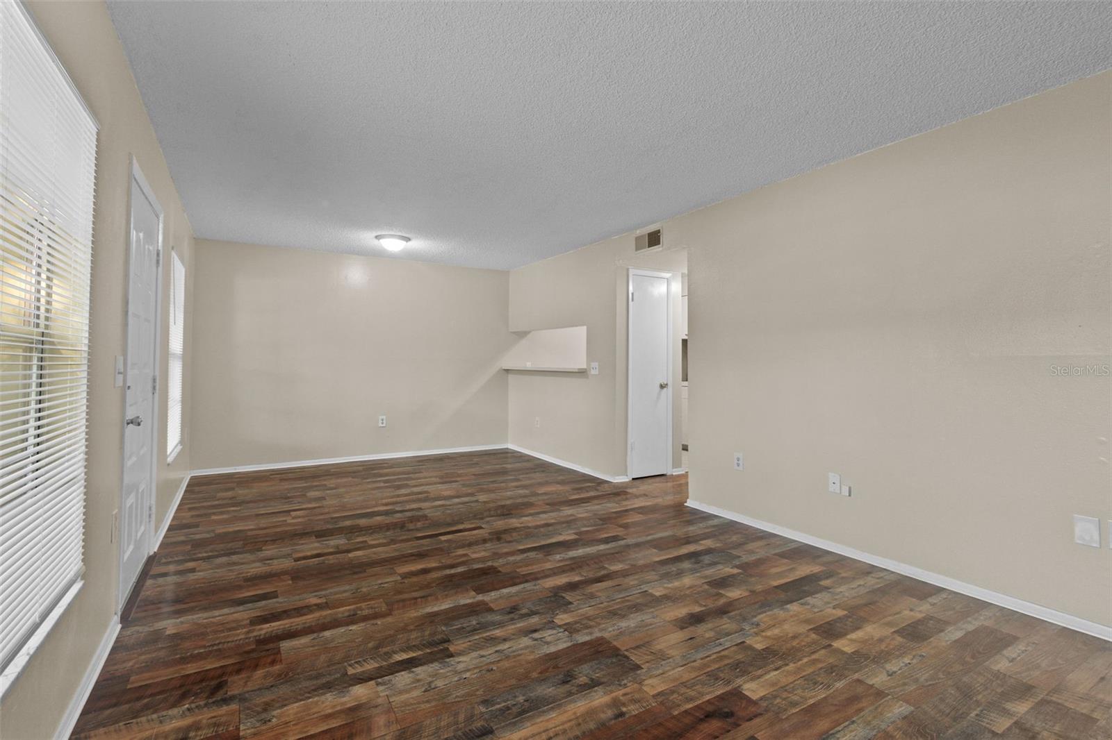 Image 18 of 24 For 14419 Hanging Moss Circle 101