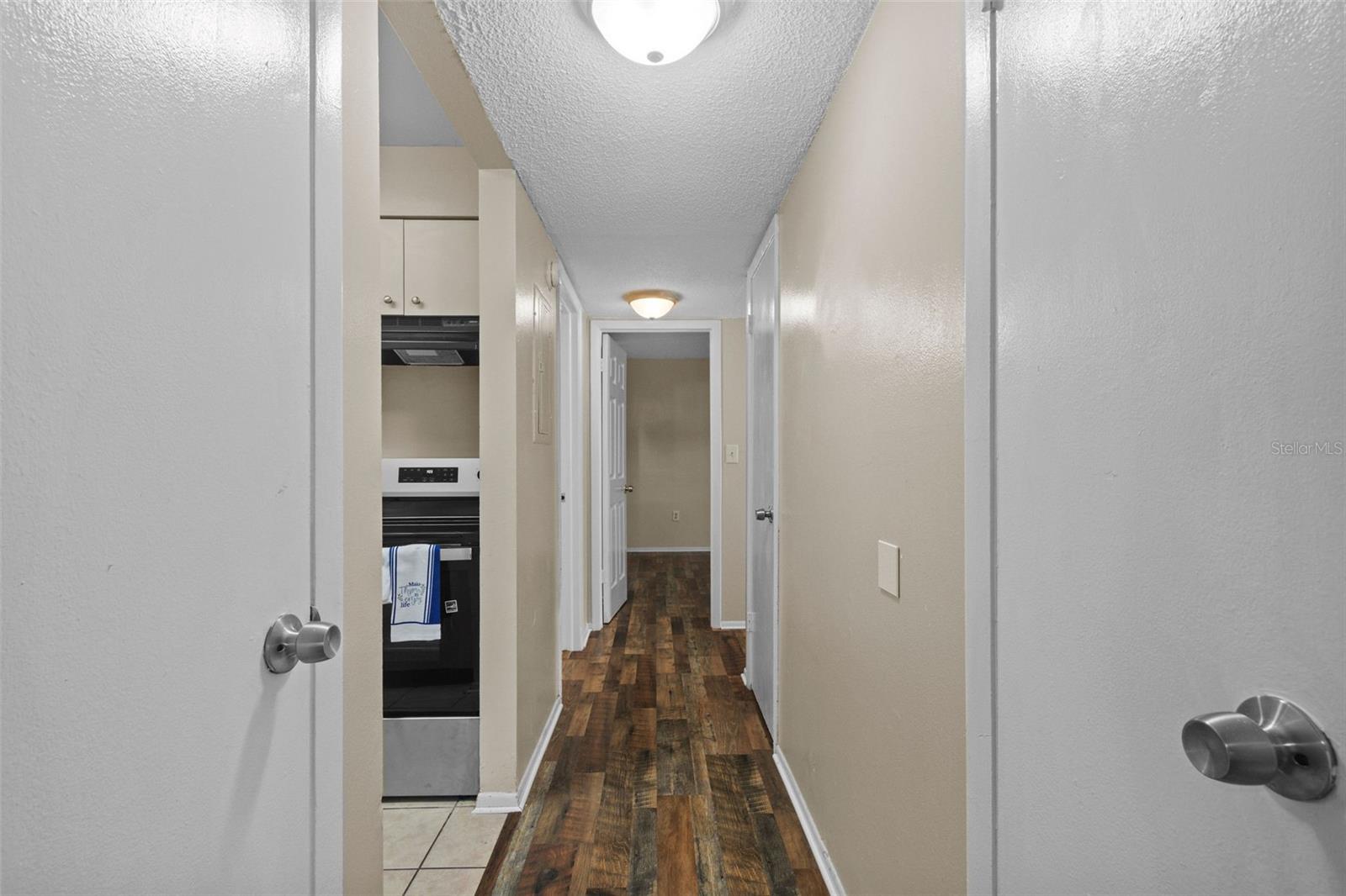 Image 19 of 24 For 14419 Hanging Moss Circle 101