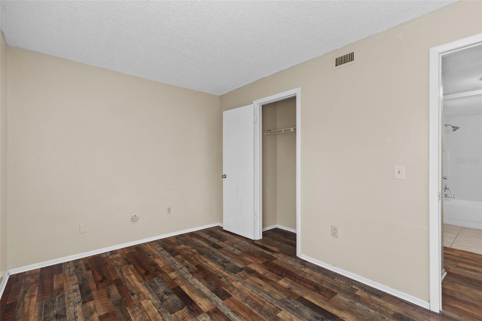 Image 24 of 24 For 14419 Hanging Moss Circle 101