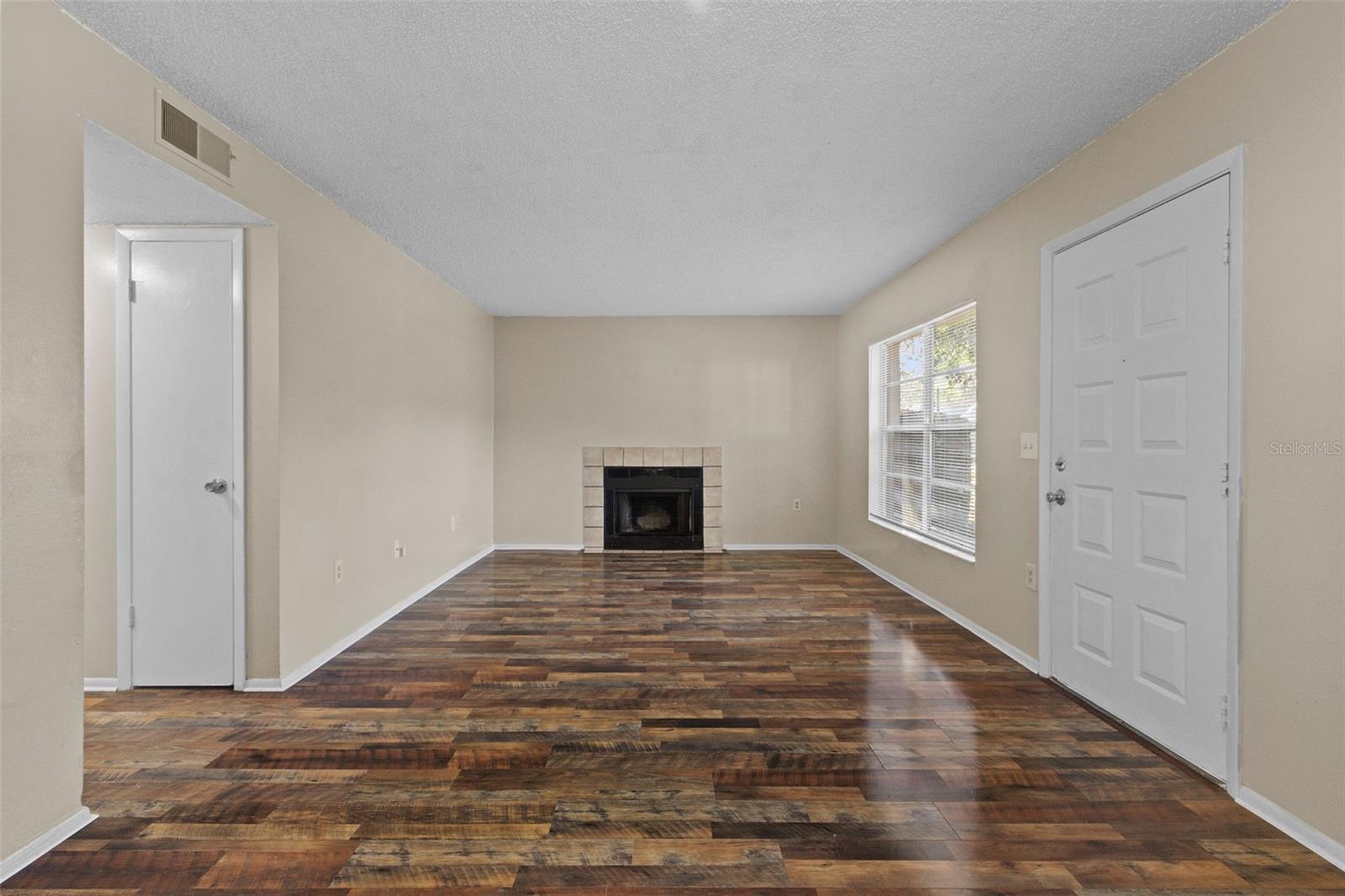 Image 4 of 24 For 14419 Hanging Moss Circle 101