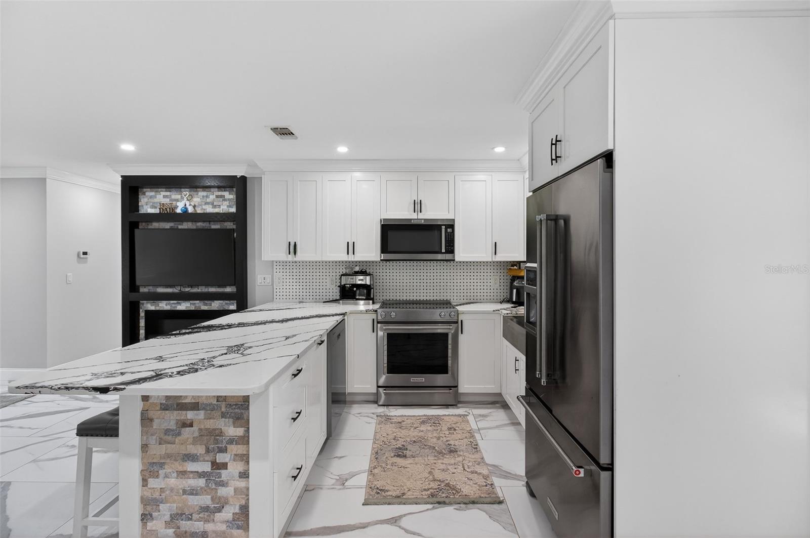 Image 11 of 37 For 7227 118th Circle