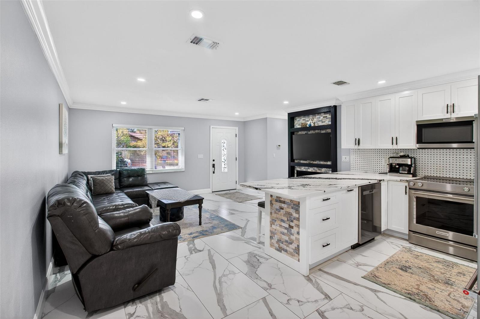 Image 13 of 37 For 7227 118th Circle