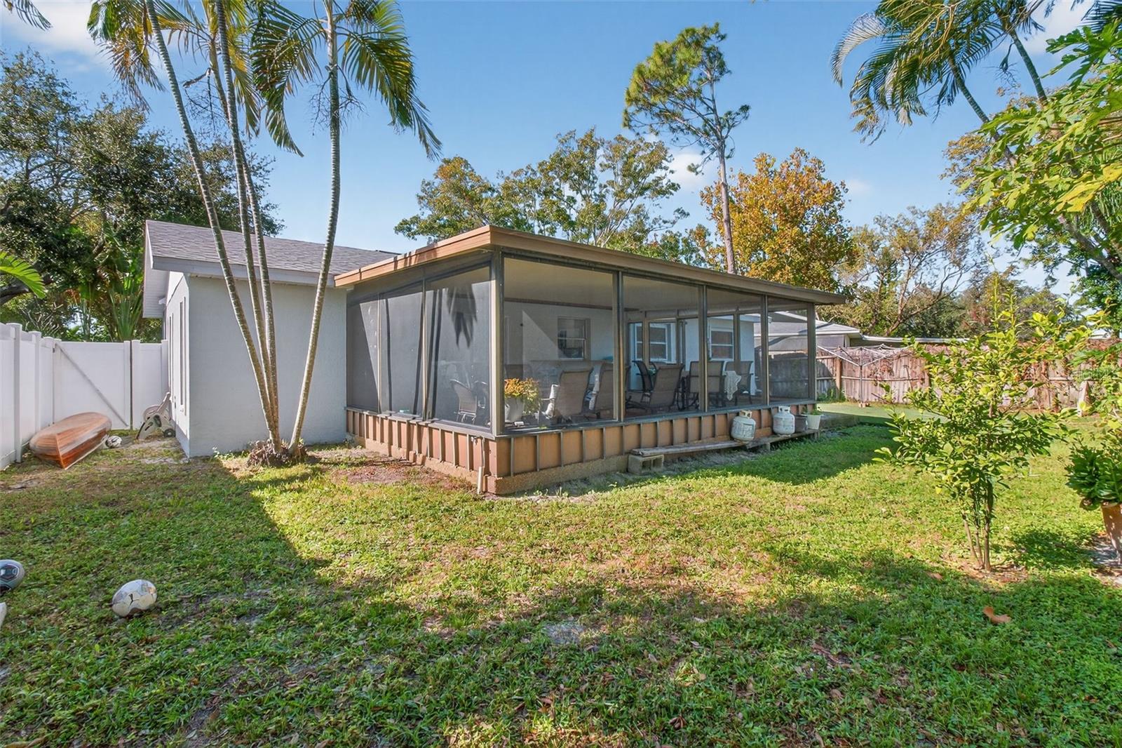 Image 28 of 37 For 7227 118th Circle