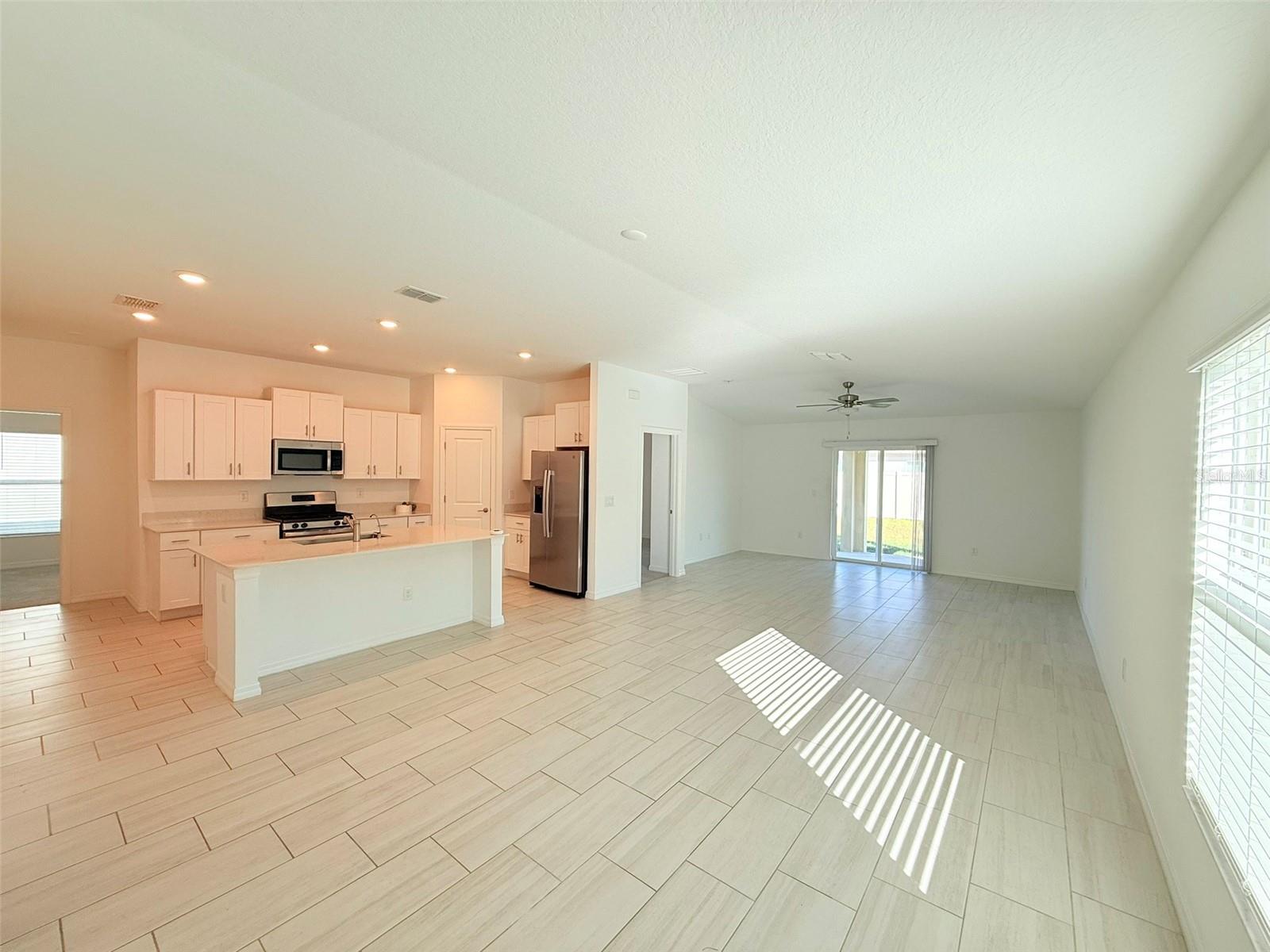 Image 3 of 41 For 35089 Brackett Bend