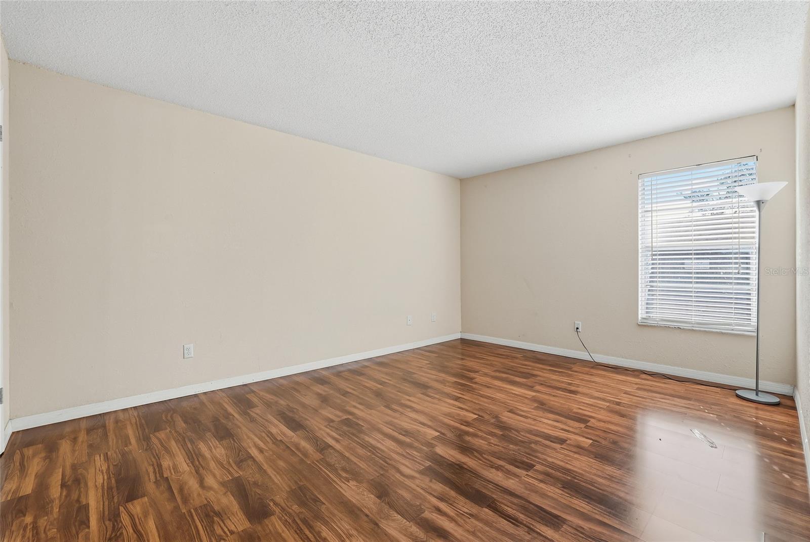 Image 10 of 32 For 4004 Nestle Oaks Place 203