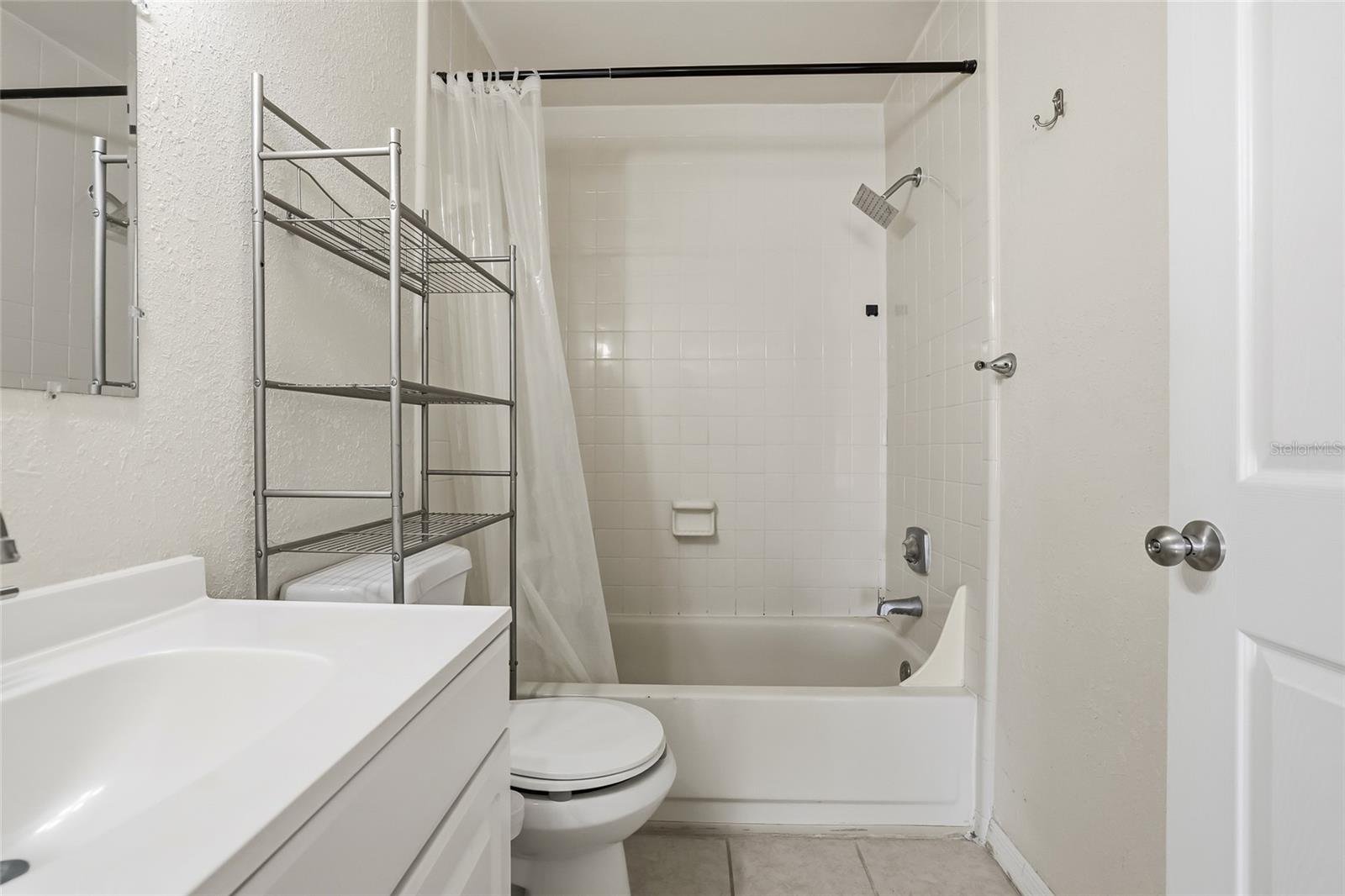 Image 17 of 32 For 4004 Nestle Oaks Place 203