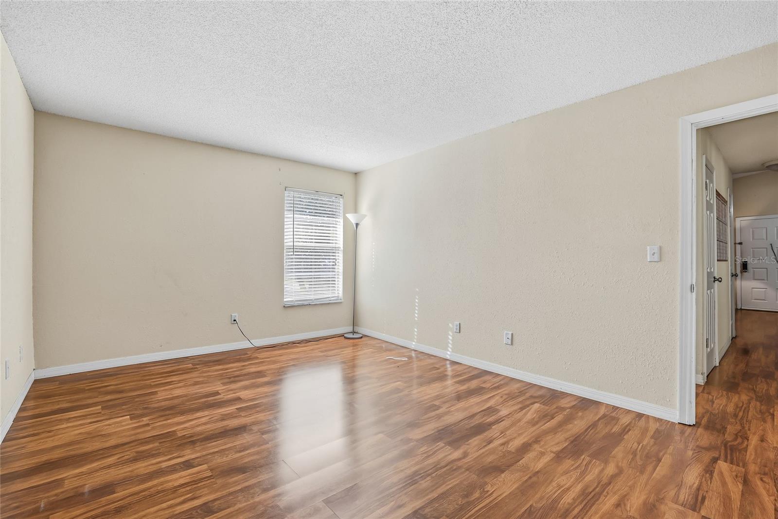 Image 8 of 32 For 4004 Nestle Oaks Place 203