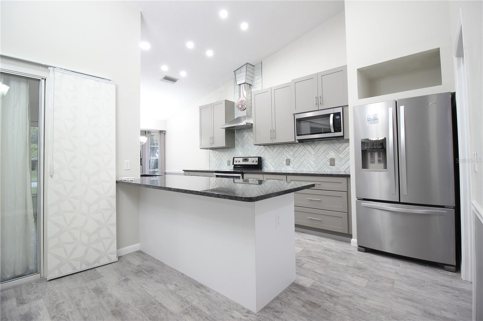 Image 9 of 58 For 2113 Springmeadow Drive