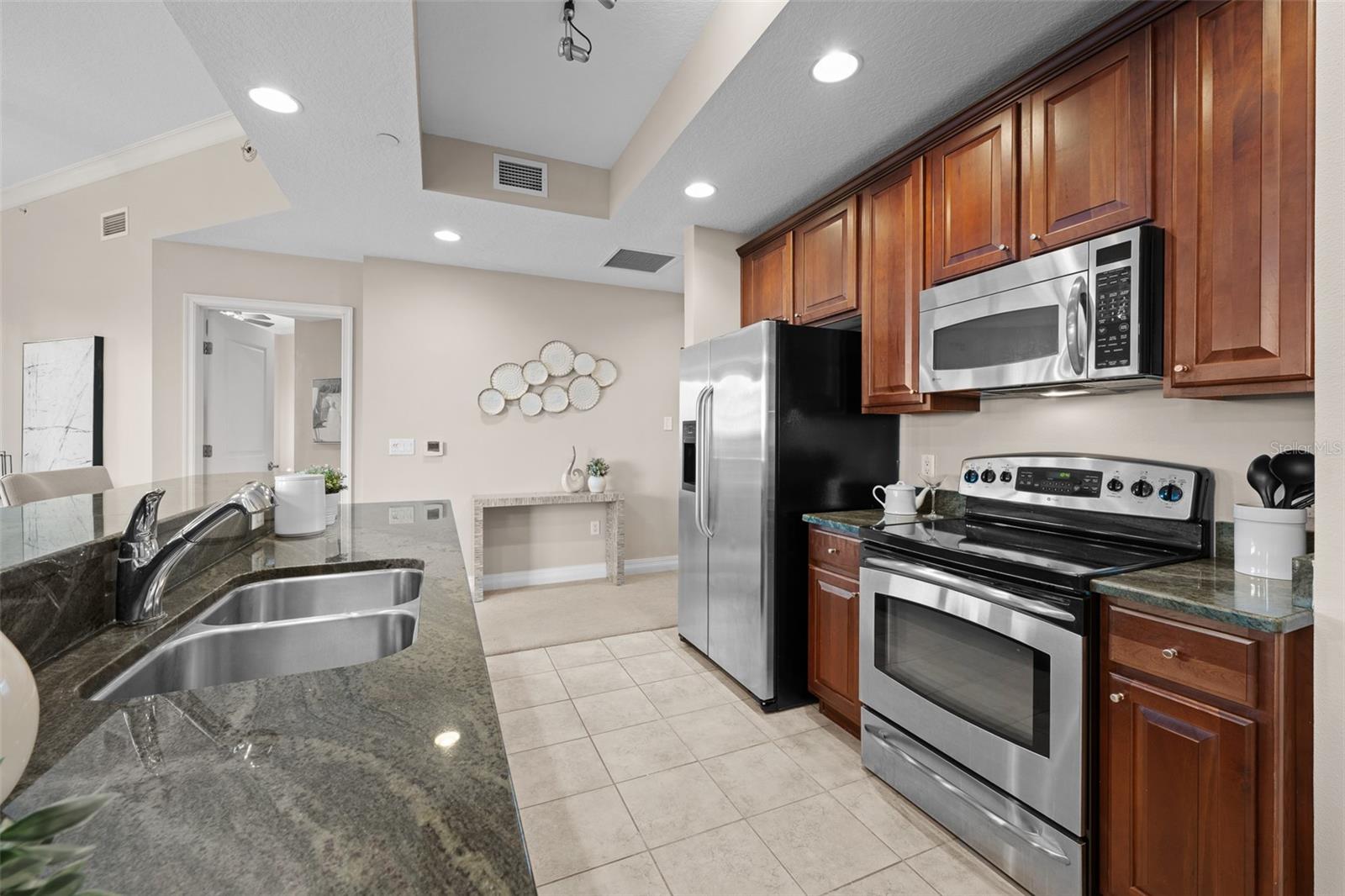 Image 17 of 40 For 1209 Cumberland Avenue 501