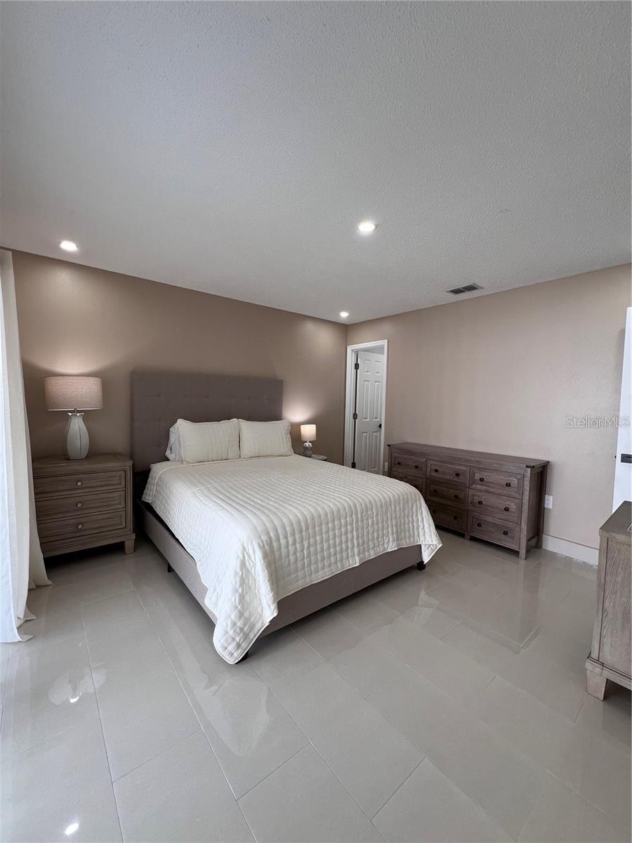 Image 10 of 24 For 30225 Double Drive