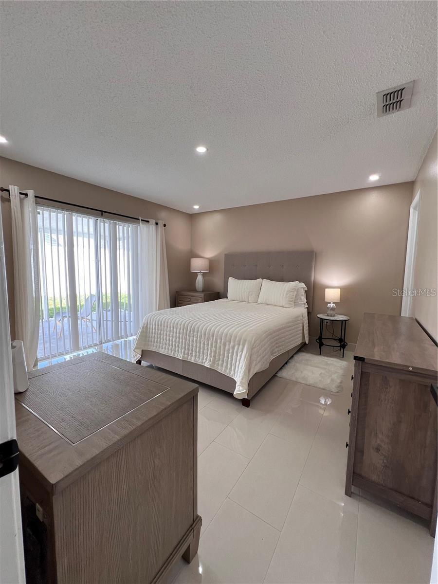 Image 8 of 24 For 30225 Double Drive