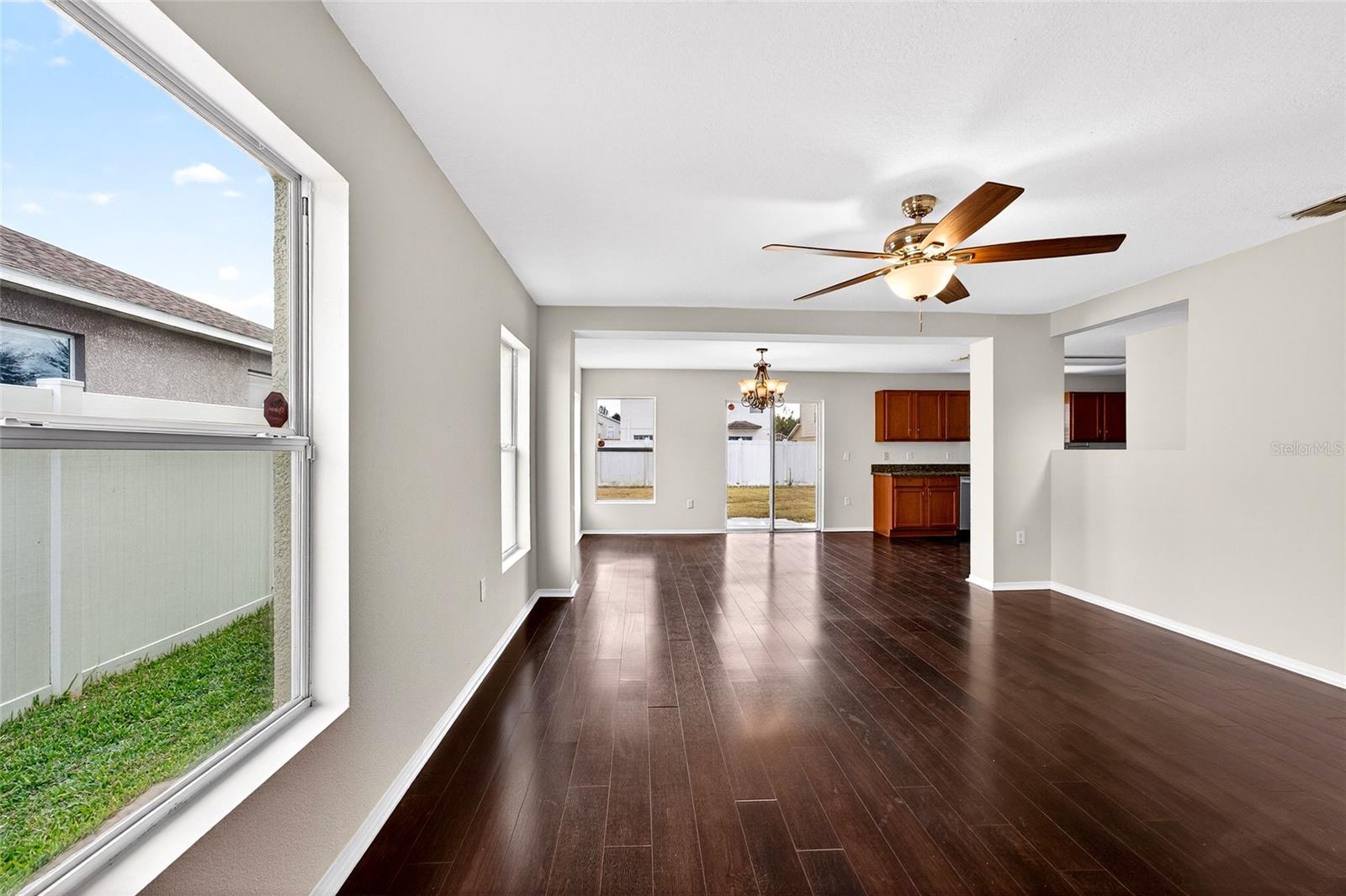 Image 4 of 65 For 18916 Randall Place