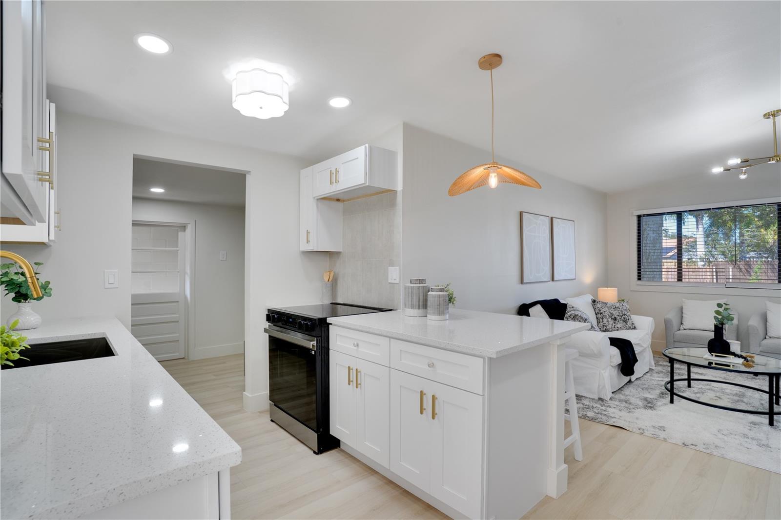 Image 10 of 31 For 474 Dawson Avenue Ne