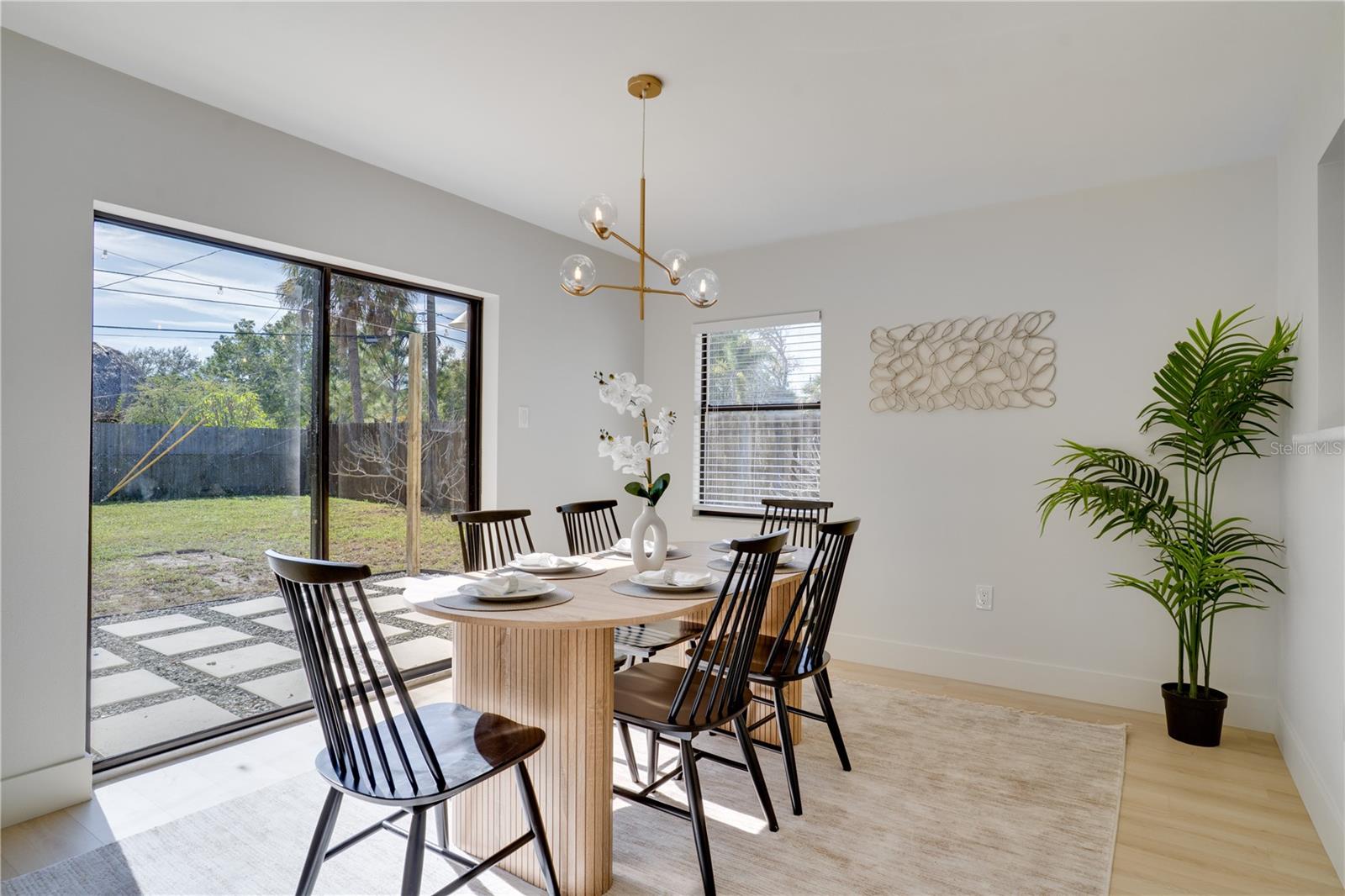 Image 12 of 31 For 474 Dawson Avenue Ne