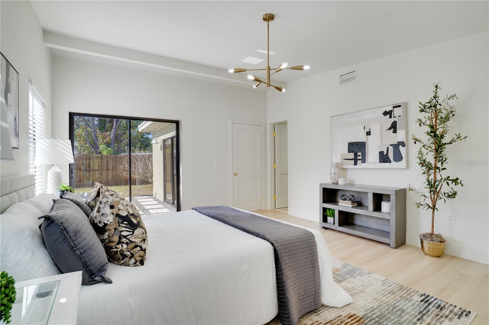 Image 15 of 31 For 474 Dawson Avenue Ne