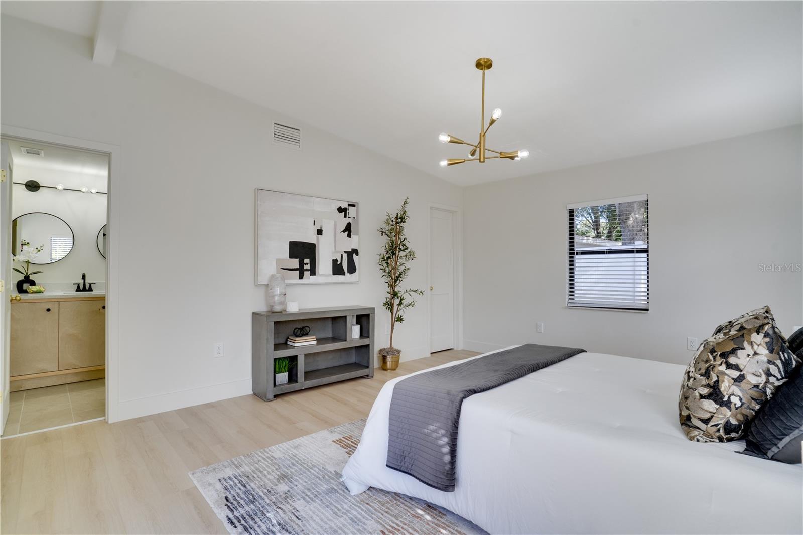 Image 16 of 31 For 474 Dawson Avenue Ne