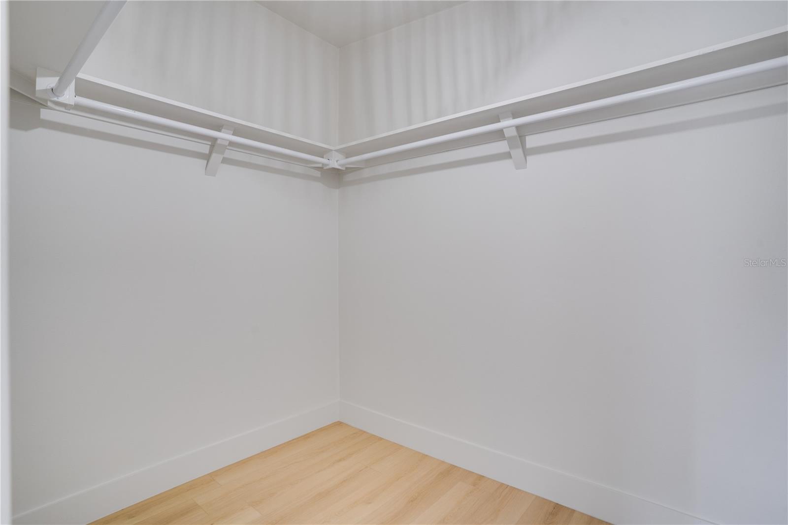 Image 19 of 31 For 474 Dawson Avenue Ne