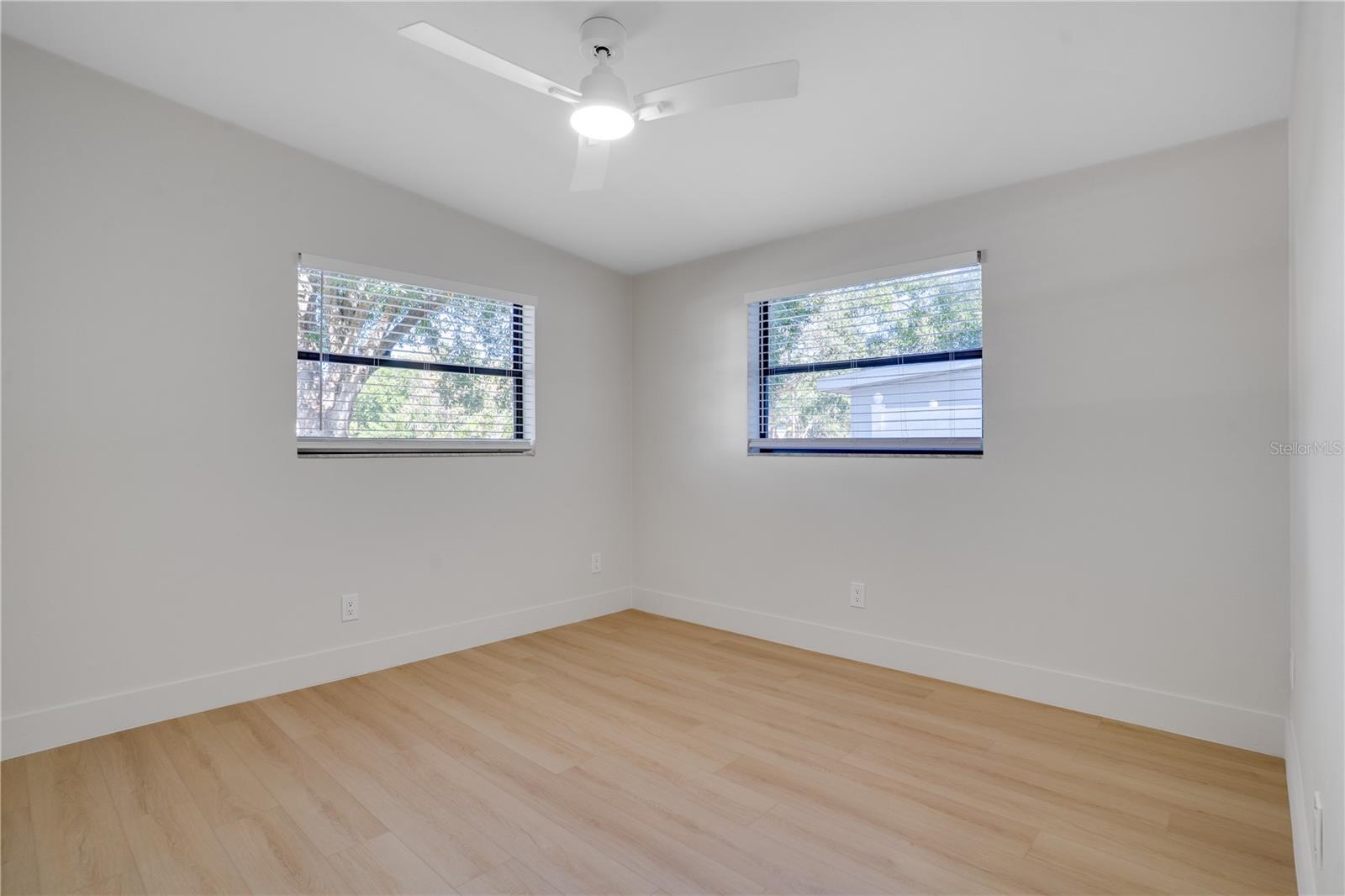 Image 20 of 31 For 474 Dawson Avenue Ne