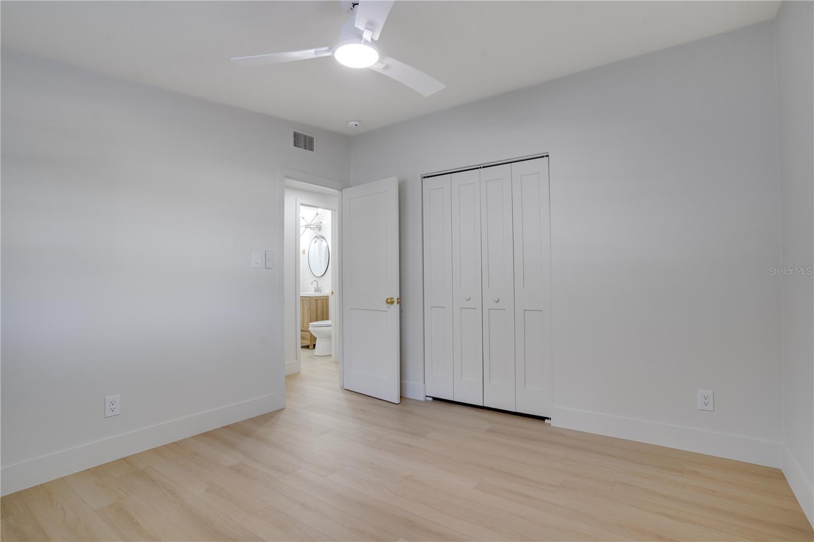 Image 21 of 31 For 474 Dawson Avenue Ne