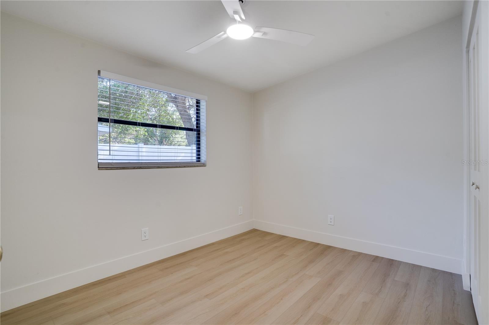 Image 22 of 31 For 474 Dawson Avenue Ne