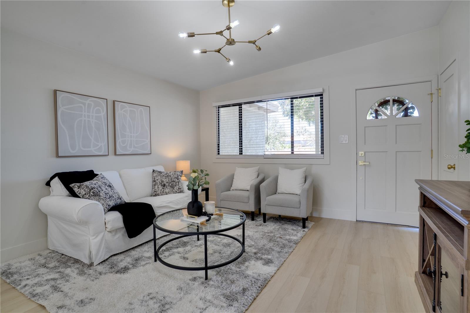 Image 5 of 31 For 474 Dawson Avenue Ne