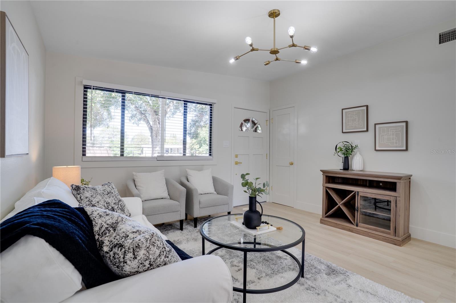 Image 6 of 31 For 474 Dawson Avenue Ne