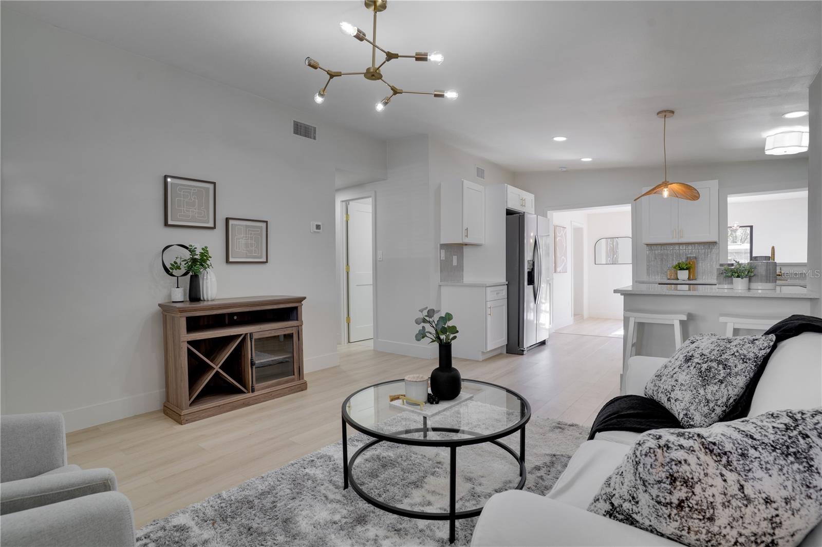 Image 7 of 31 For 474 Dawson Avenue Ne