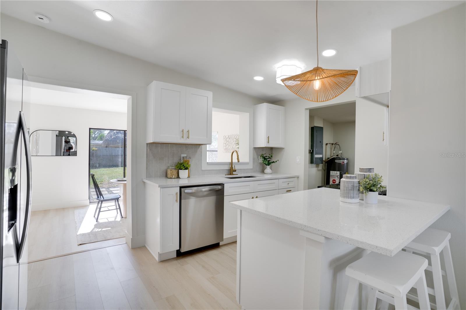 Image 8 of 31 For 474 Dawson Avenue Ne