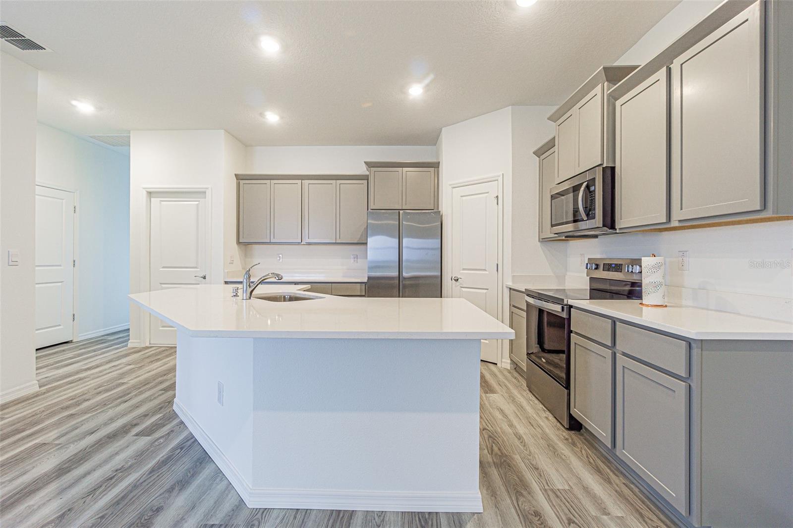 Image 6 of 35 For 31423 Paper Birch Street