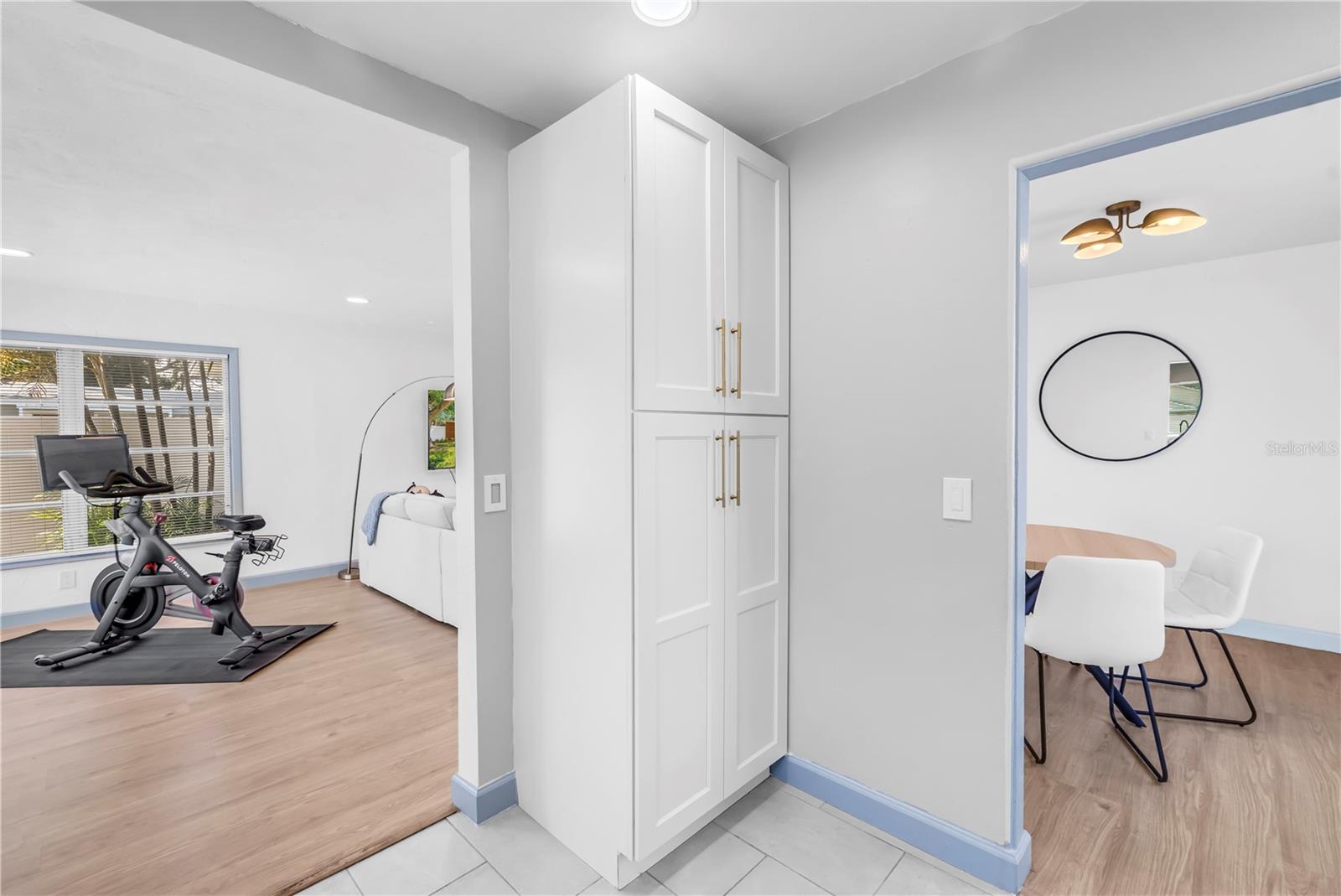 Image 10 of 54 For 450 47th Street S