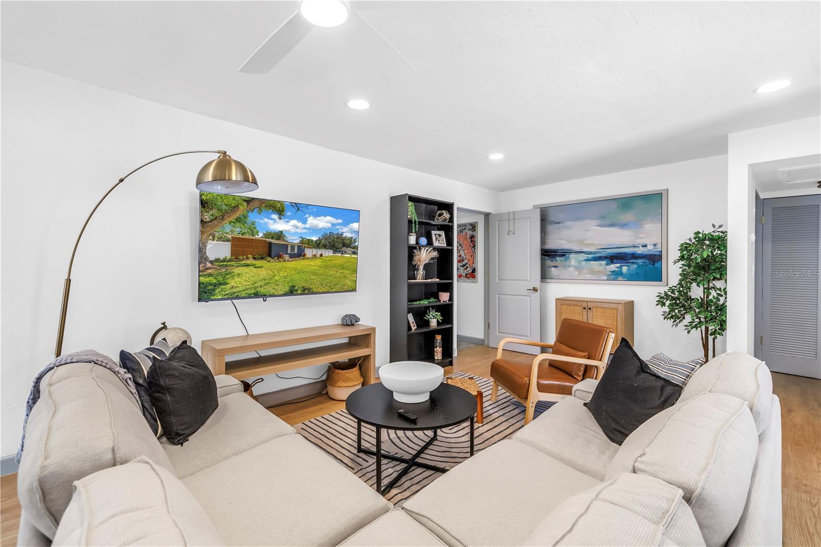 Image 16 of 54 For 450 47th Street S