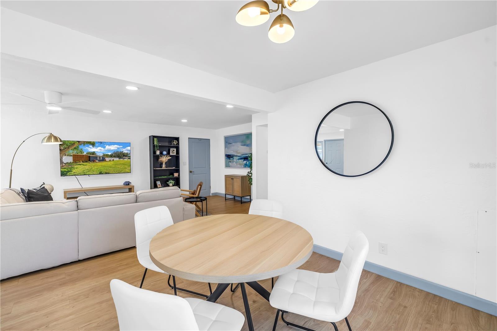 Image 18 of 54 For 450 47th Street S