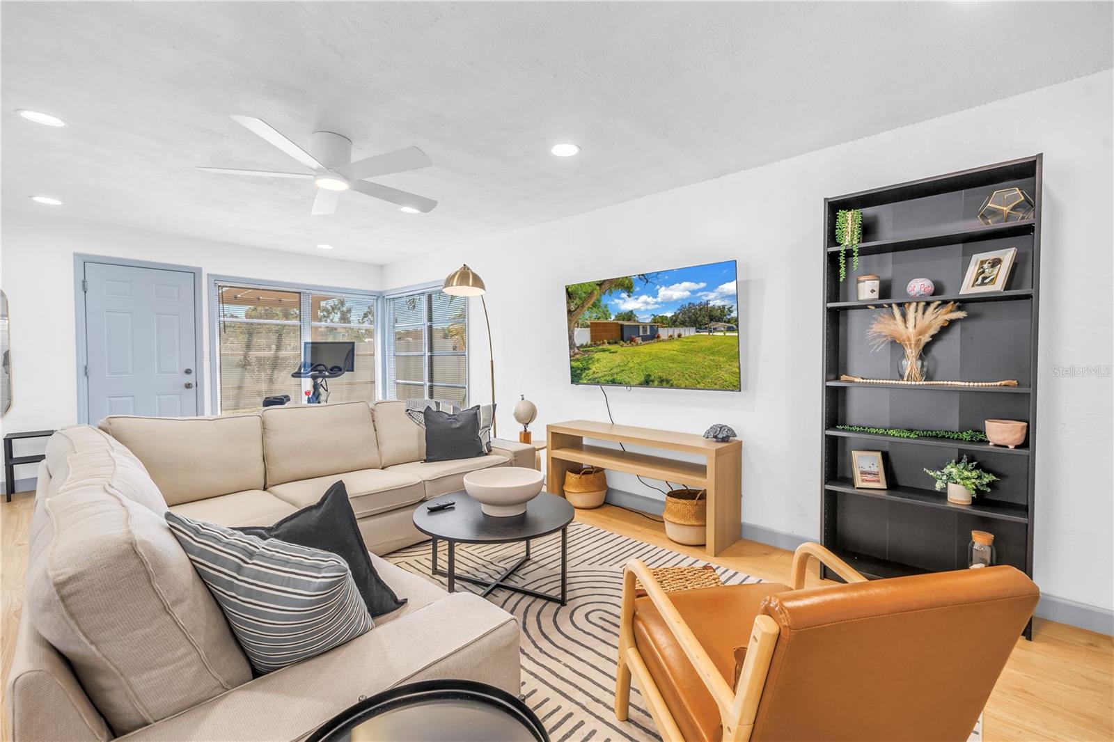 Image 21 of 54 For 450 47th Street S