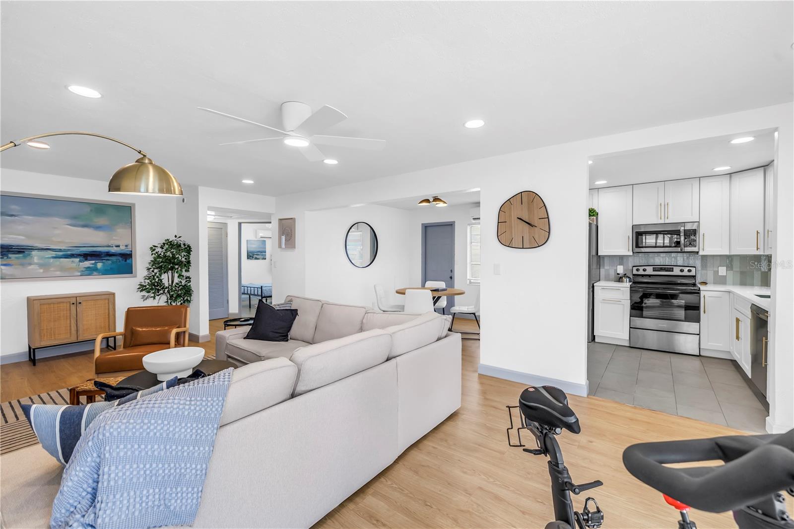 Image 25 of 54 For 450 47th Street S