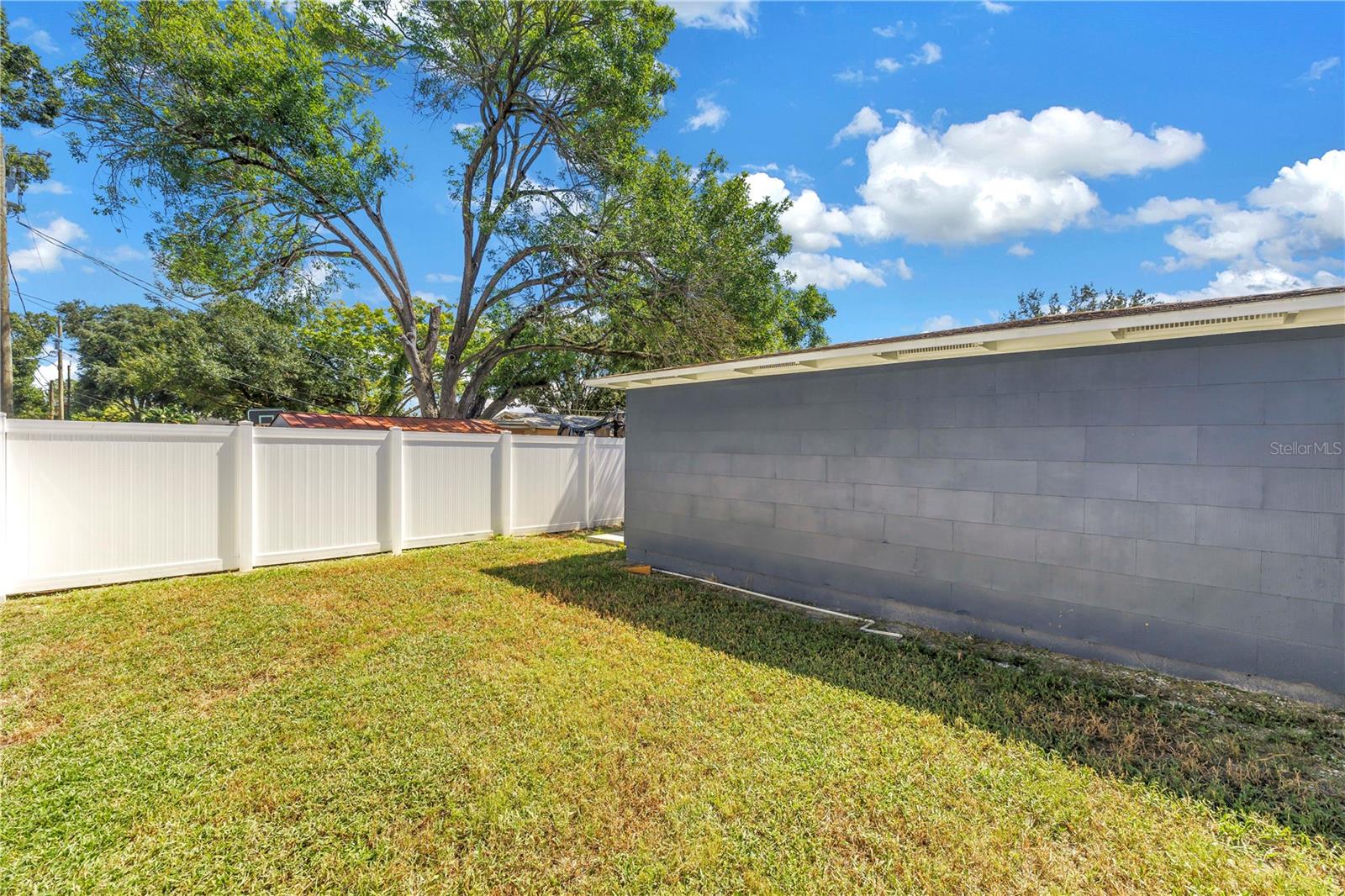 Image 30 of 54 For 450 47th Street S