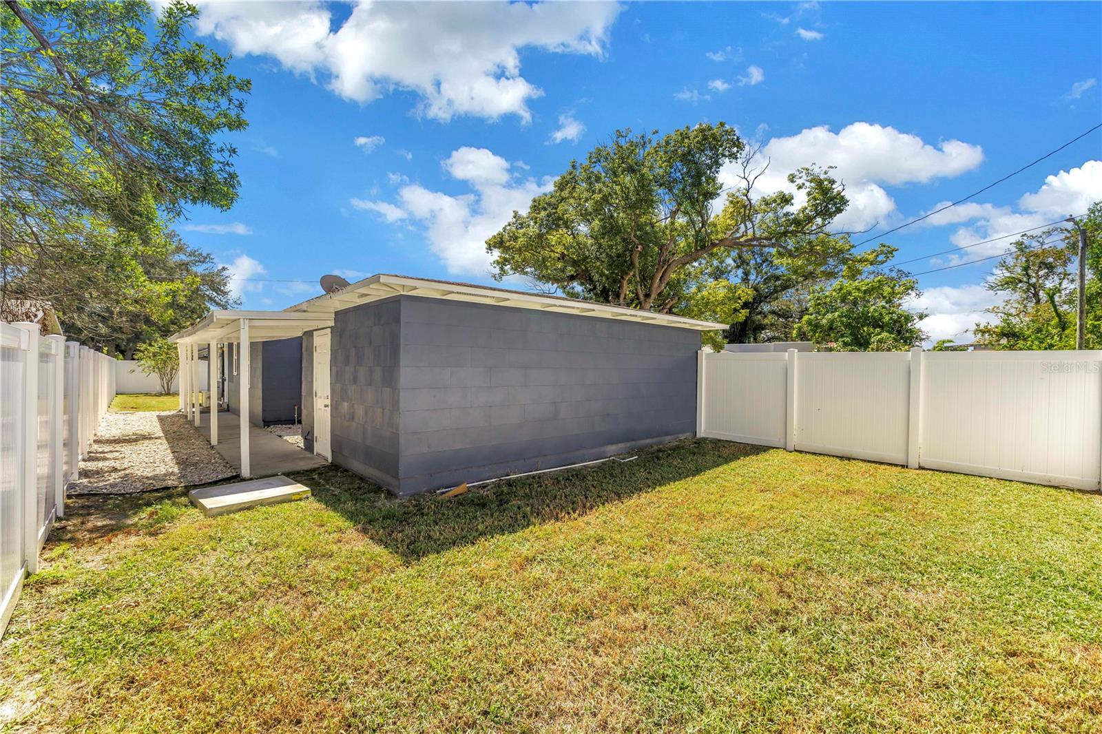 Image 31 of 54 For 450 47th Street S