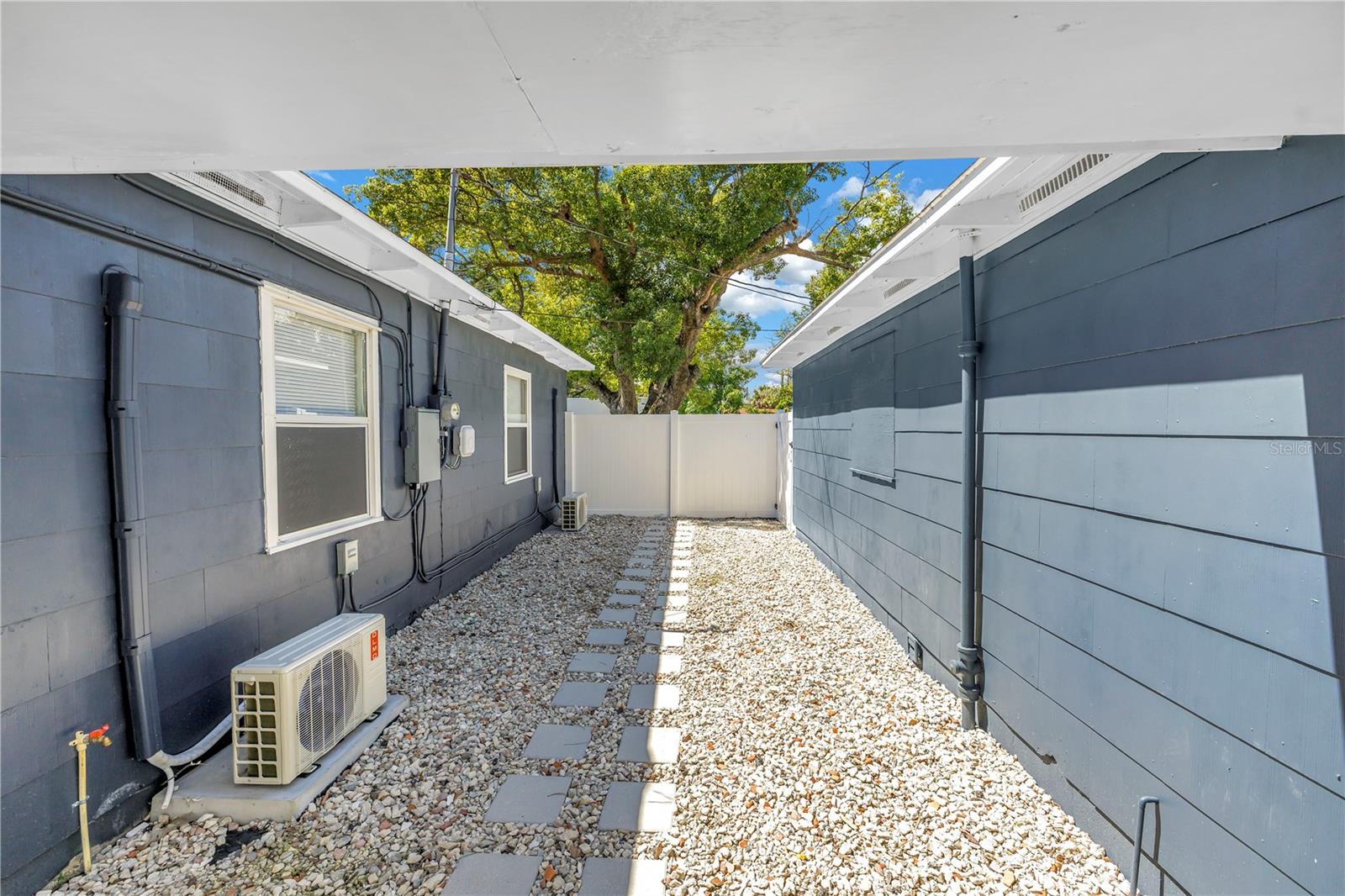 Image 34 of 54 For 450 47th Street S