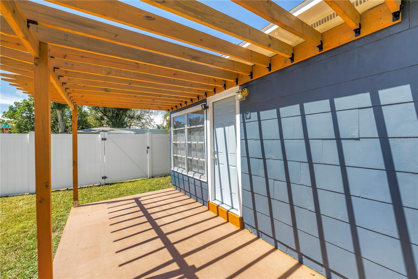 Image 41 of 54 For 450 47th Street S