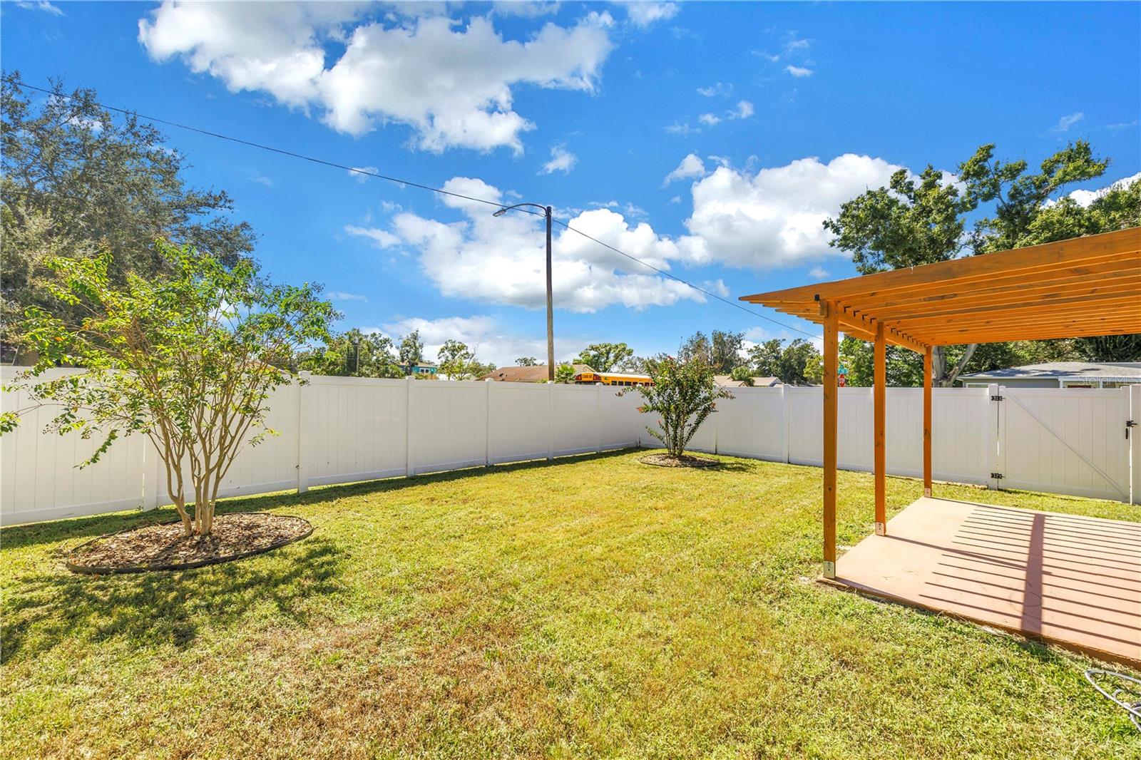 Image 42 of 54 For 450 47th Street S