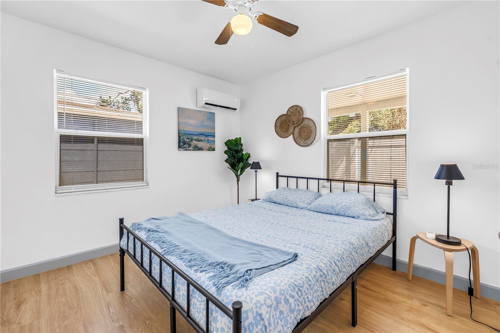 Image 5 of 54 For 450 47th Street S