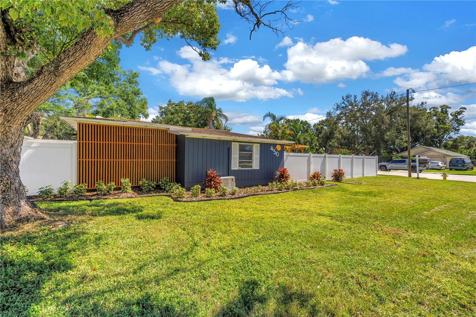 Image 51 of 54 For 450 47th Street S