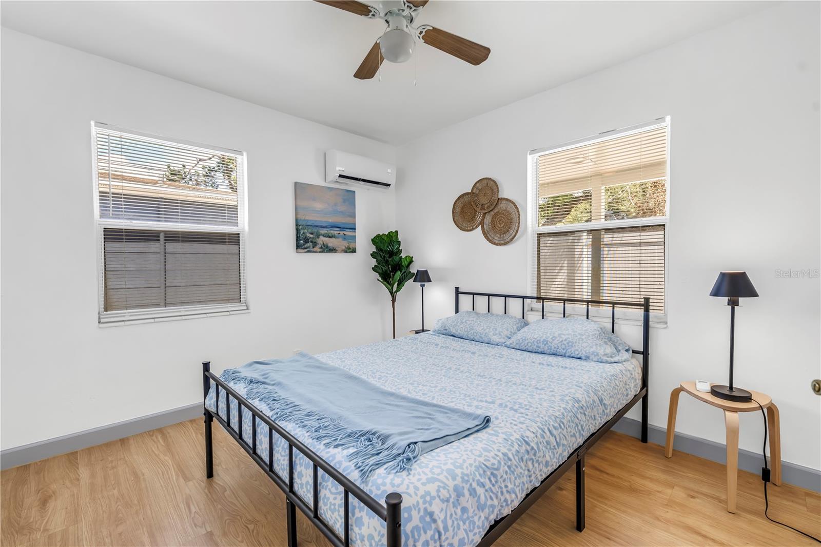 Image 6 of 54 For 450 47th Street S