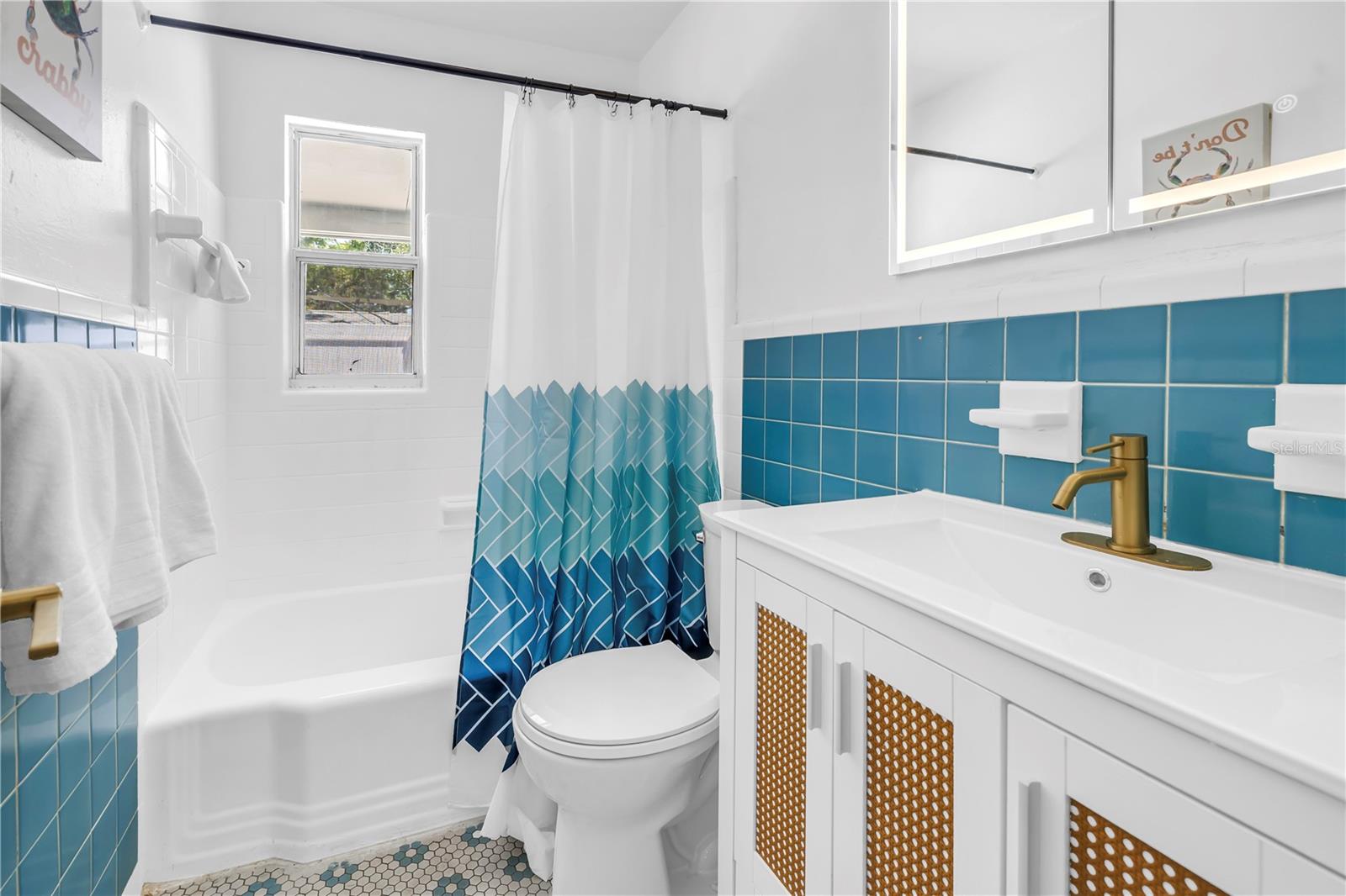 Image 7 of 54 For 450 47th Street S