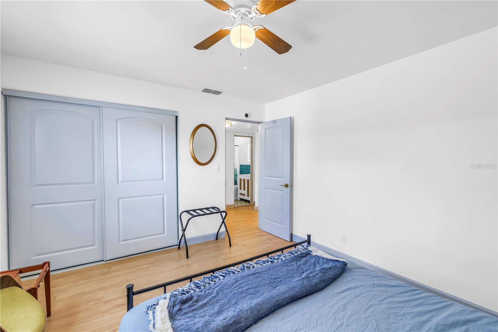 Image 8 of 54 For 450 47th Street S