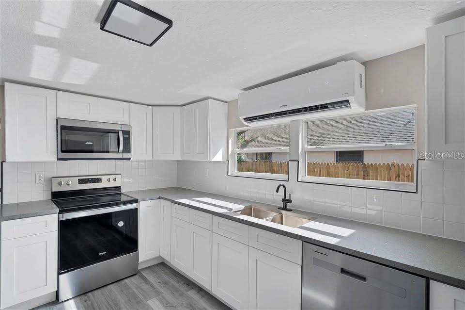 Image 2 of 9 For 8308 Mulberry Street