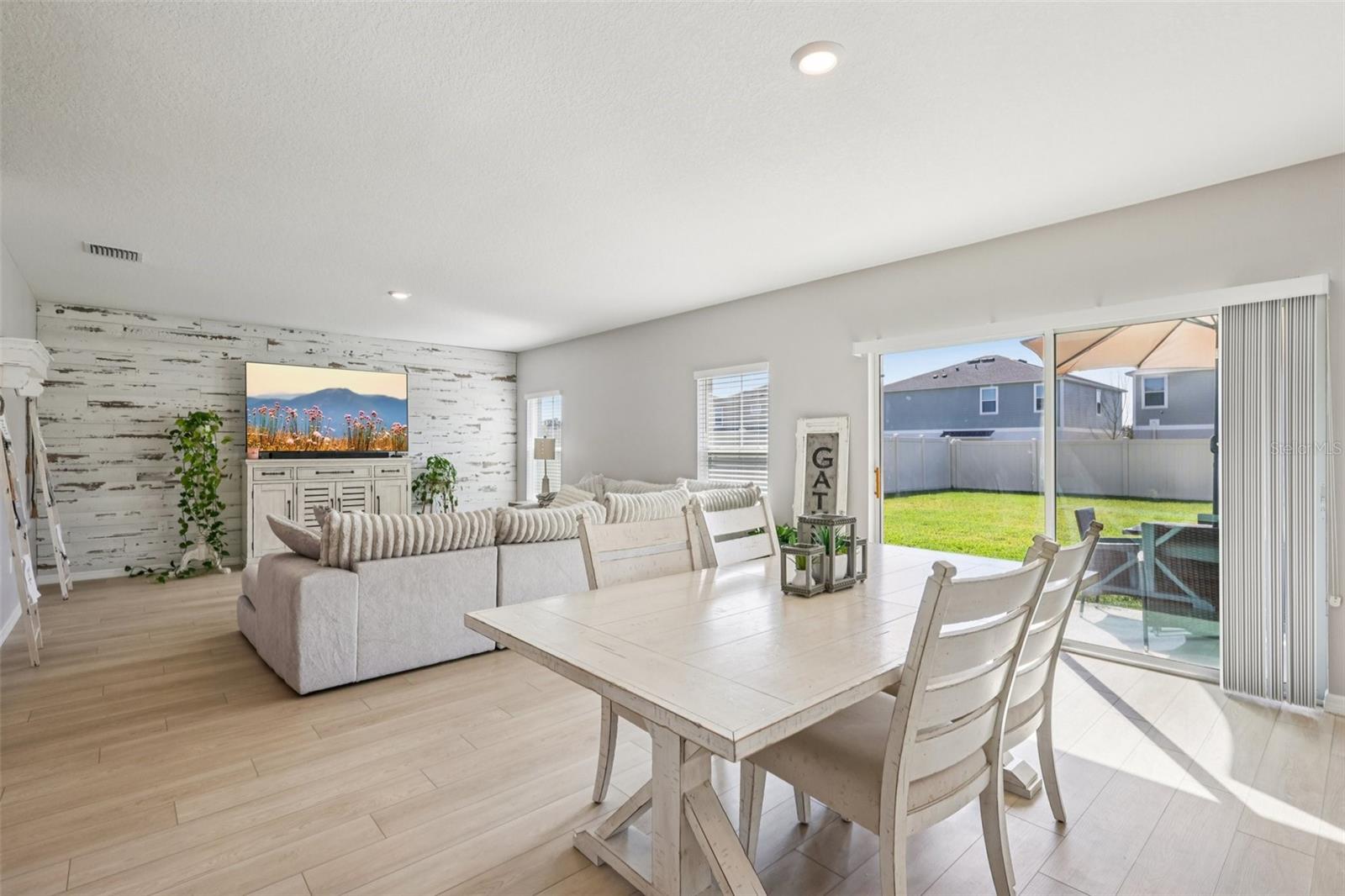 Listing photo id 13 for 12763 Canter Call Road