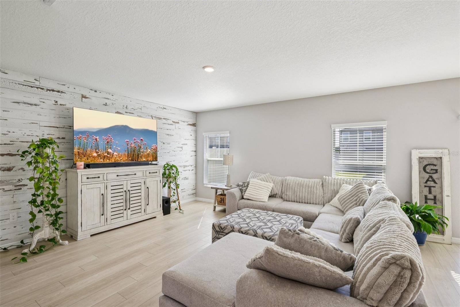 Listing photo id 7 for 12763 Canter Call Road