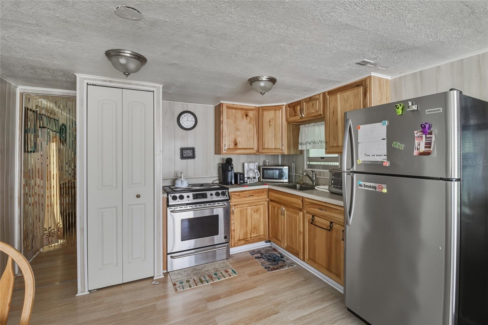 Listing photo id 9 for 12766 Seminole Boulevard 3