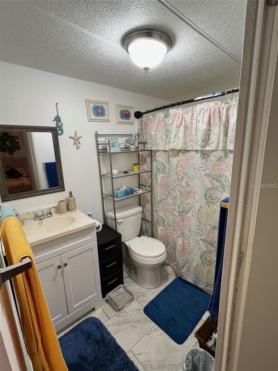 Listing photo id 17 for 12766 Seminole Boulevard 3